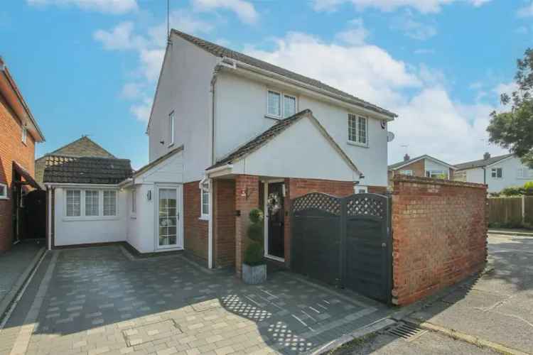 5 Bedroom Detached House for Sale in Kelvedon Hatch