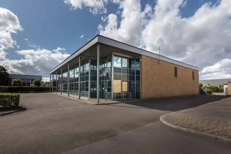 Modern Industrial Warehouse Unit Slough Trading Estate