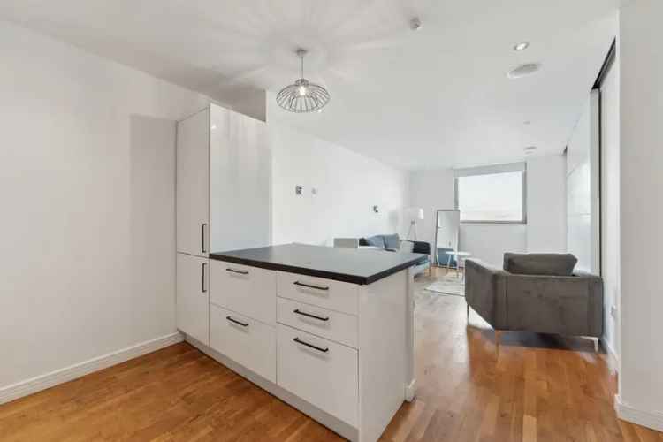2-Bedroom Art Deco Apartment Glasgow Garnethill Secure Parking
