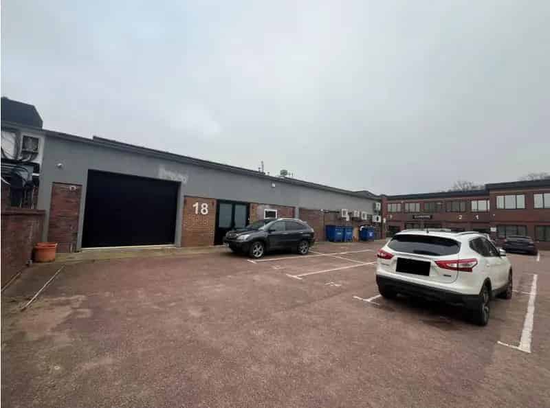 18 Lloyds Court Industrial Unit Showroom Space
