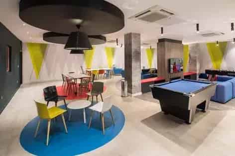 2 Bedroom Flat London Students Shared Kitchen Bathroom