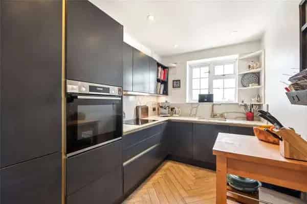 Two Bedroom Flat for Sale in 1930s Building