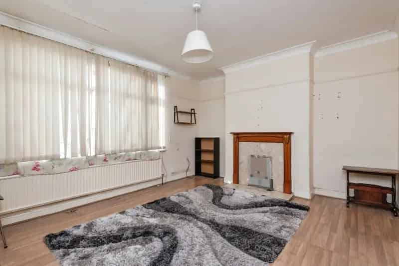 3-Bedroom Semi-Detached Home with Wrap-Around Garden