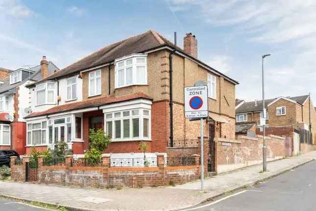 Semi-Detached House for Sale in Tooting Bec London