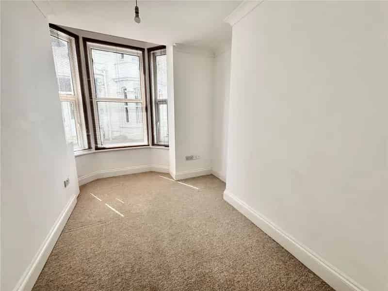 3 Bedroom Flat Apartment Lower Parkstone Allocated Parking