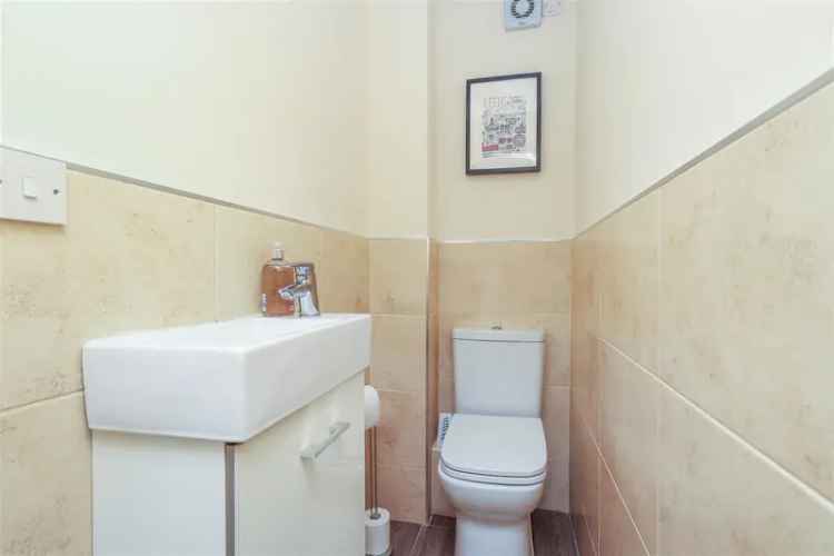 3 Bedroom Semi Detached House to Rent