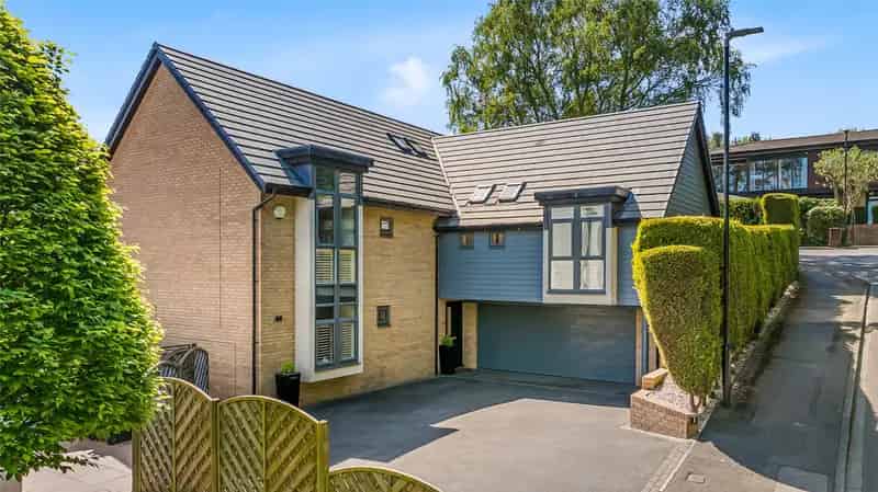 Luxury 5-Bedroom Detached Home Woodlesford