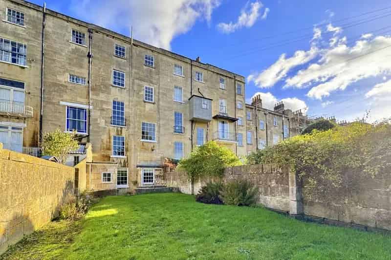 1 Bedroom Flat for Sale in Bath City Centre
