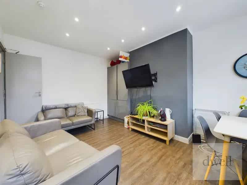 5 Bedroom House Share Leeds All Bills Included