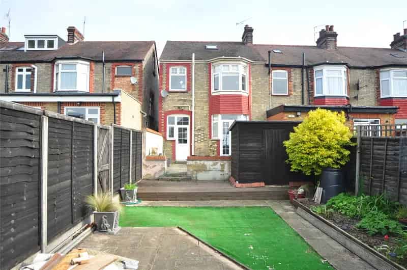 3 Bedroom End of Terrace House in Palmers Green London