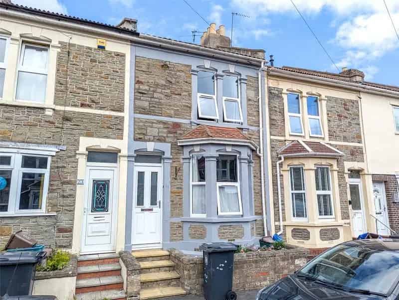 2 bedroom terraced house for sale