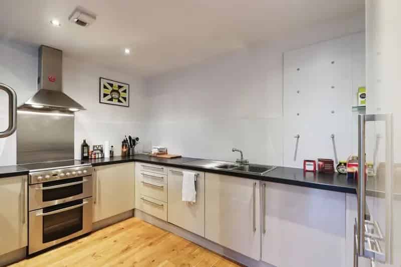 3 Bedroom Penthouse Flat for Sale Sheffield S11
