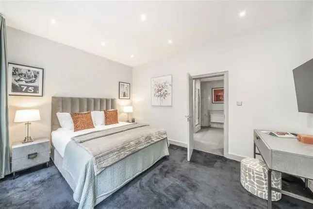 3-Bedroom Apartment Portland Place London W1B