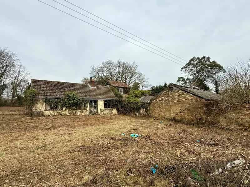 Detached House with Outbuildings near Maidstone