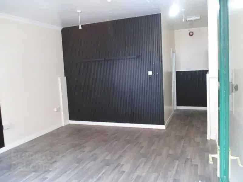 Retail Unit Waterloo Street 300 sq ft