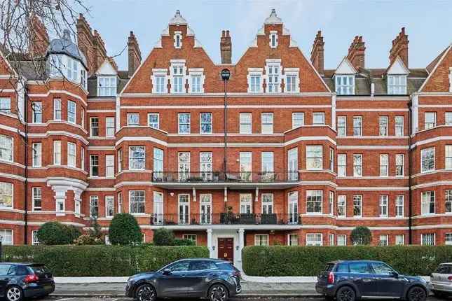 Flat for sale in Prince Of Wales Drive, London SW11