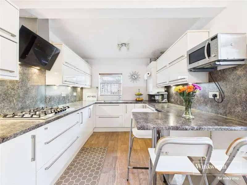4 Bed House for Sale Near Reading Town Centre