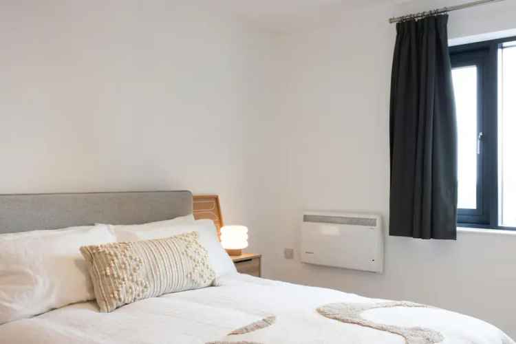 3 Bedroom Pet-Friendly Luxury Apartment with Fitness Studio and Concierge