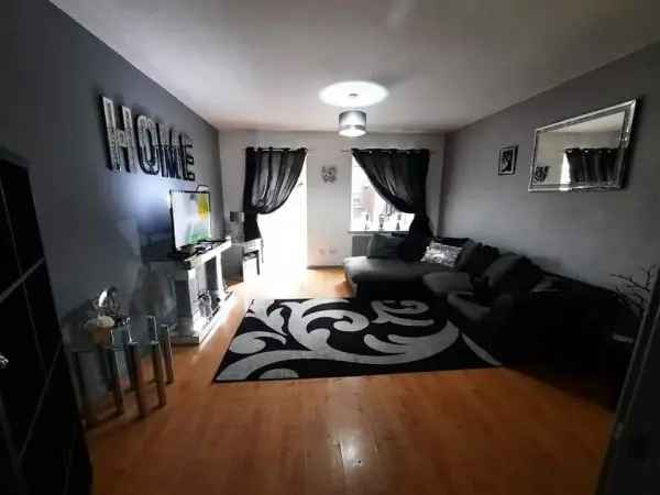 2 Bed Townhouse Garage Garden Drive