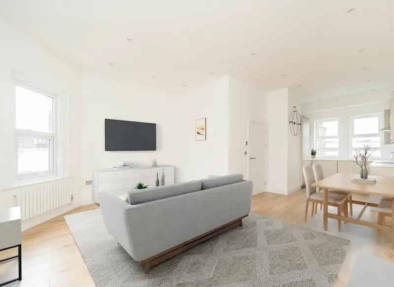Newly Converted 1 & 2 Bedroom Apartments Near Westfield Shepherds Bush