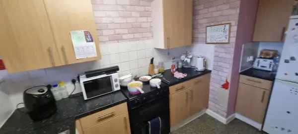 Flat For Rent in Gravesham, England