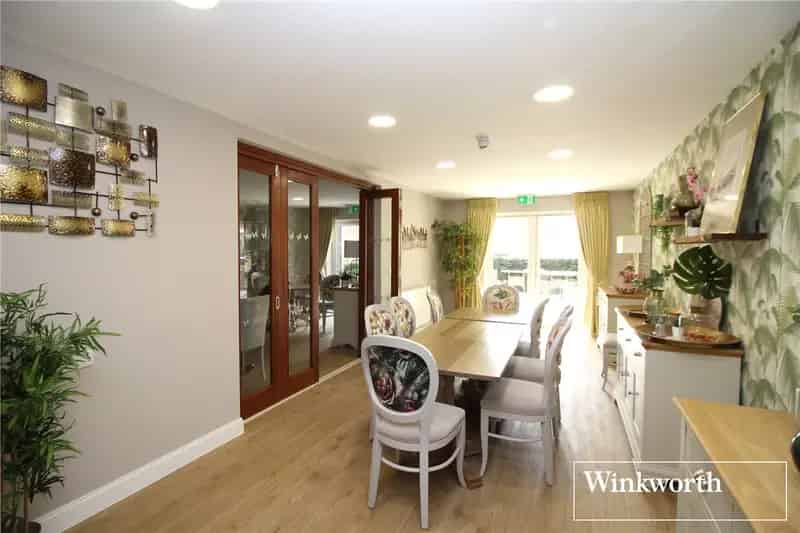 2 Bedroom Retirement Apartment Borehamwood