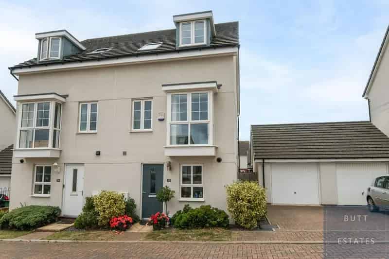 3 Bedroom Semi Detached House For Sale