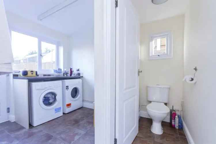 Five Bedroom Detached Family Home with Garage and Garden