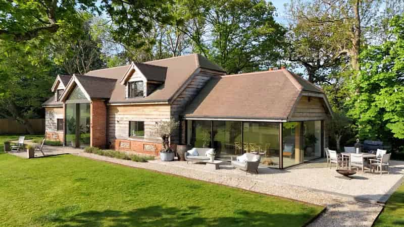 3 Bed Barn Conversion with 2 Bed Annexe Bracknell