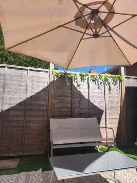 3 Bedroom Family Home Large Garden Garage Close Amenities Schools