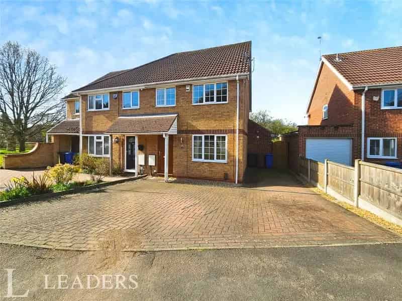 3 Bedroom Semi Detached House For Sale