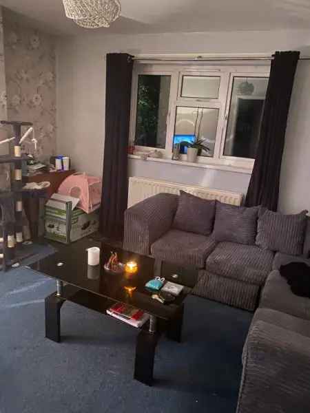 Flat For Rent in Pickering, England