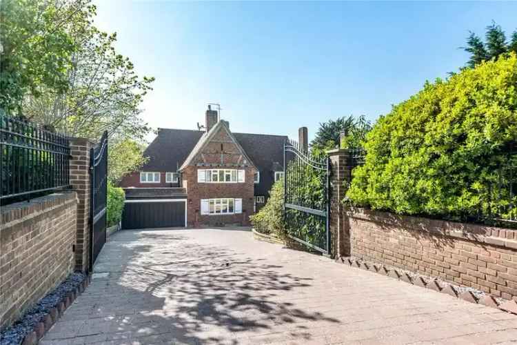 5 bedroom detached house for sale