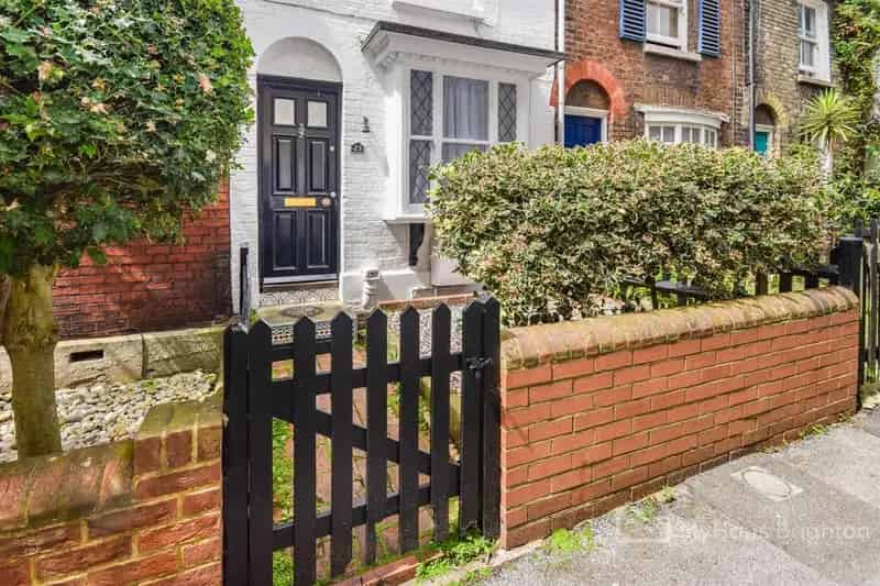 2 Bedroom Cottage for Sale in Brighton