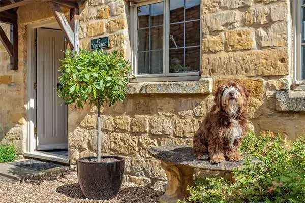 Bell Yard, Broadway, Worcestershire, WR12 7DY | Property for sale | Savills