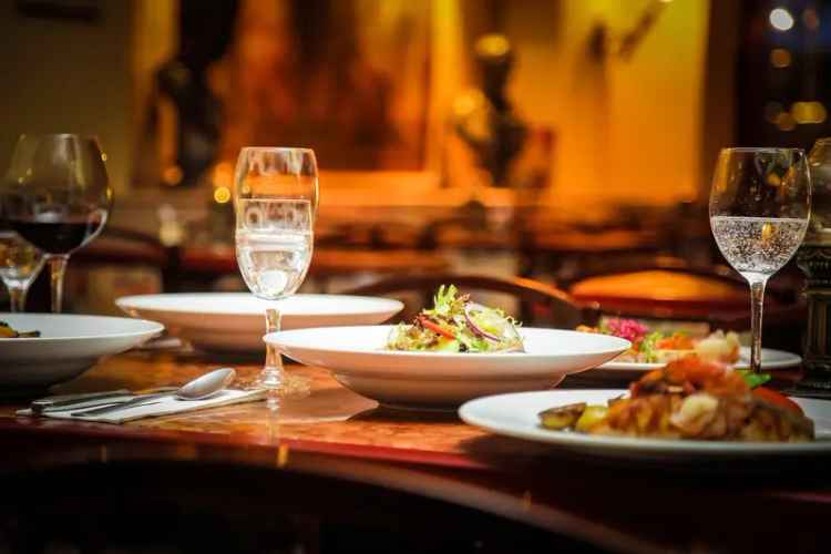 Fully Fitted Restaurant Town Centre Location Near East Croydon Station