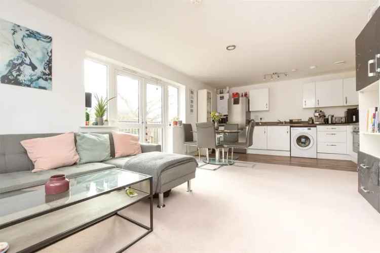 2 Bedroom Apartment for Sale in Cranleigh