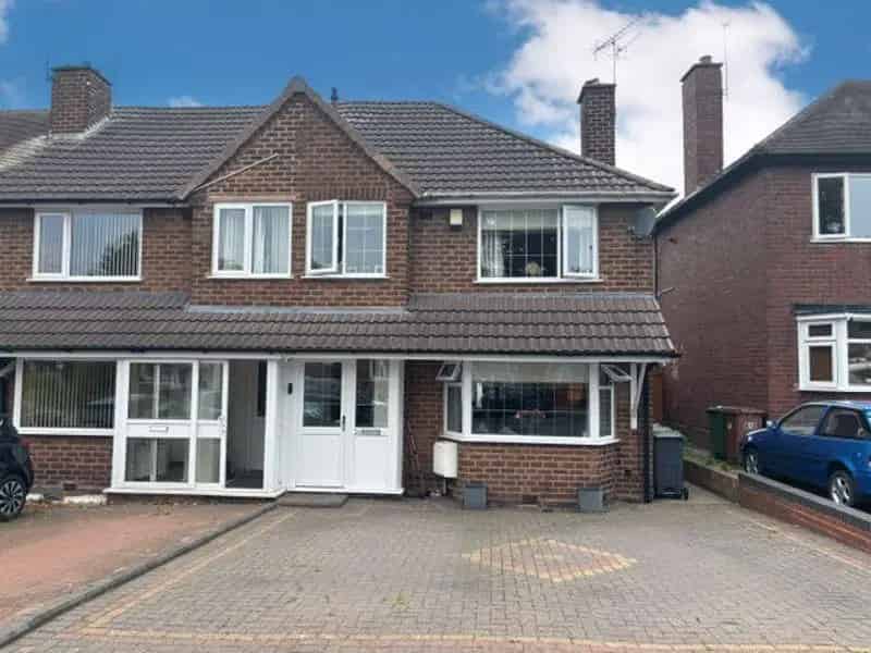 3 Bedroom End Terrace House for Sale