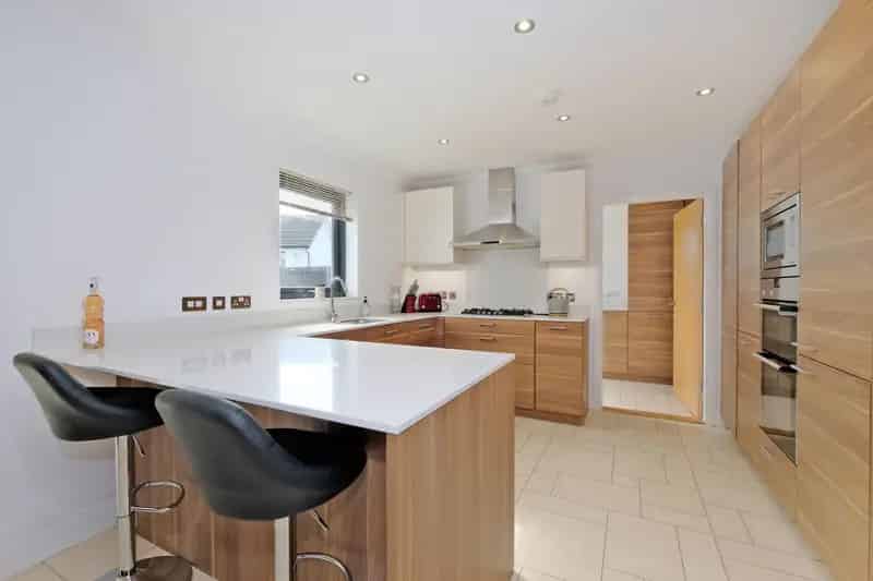 Spacious 4-Bedroom Detached Home in Stoneywood with Garage