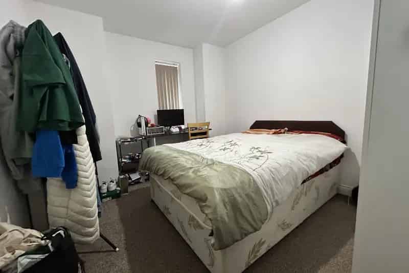 2 Bed City Centre Apartment  Zero Deposit Available