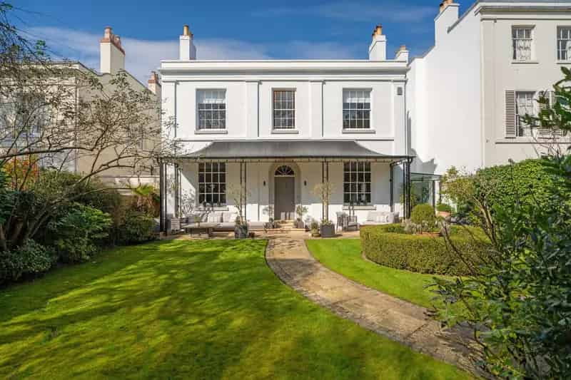 5 Bedroom Detached House Worcester Grade II Listed