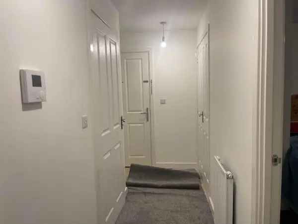 Flat For Rent in Crawley, England