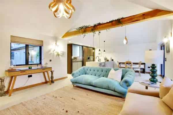 Attractive Detached Three Bedroom Oak Clad Property
