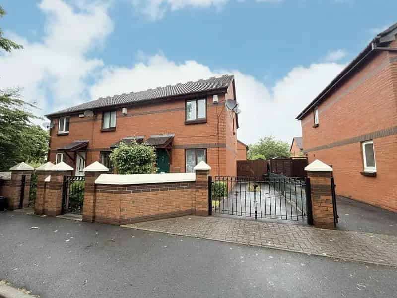 2 Bedroom End of Terrace House for Sale
