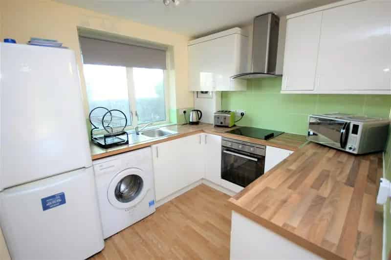 4 Bedroom Maisonette Near Mile End Whitechapel Stations