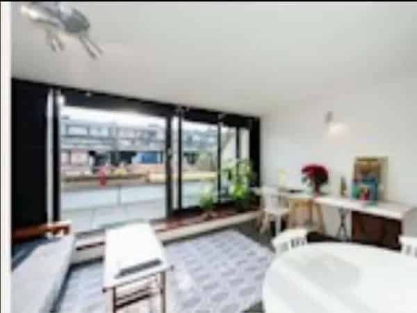 First Floor Flat near Abbey Road with Balcony and Storage
