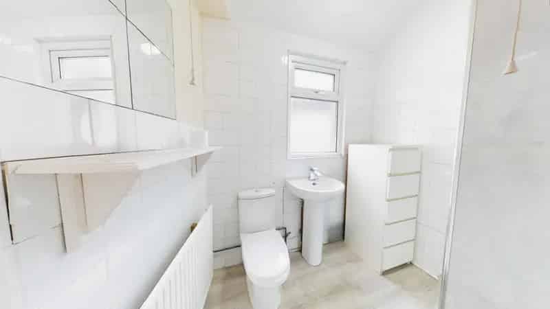 4 Bedroom House to Rent Wellfield Place