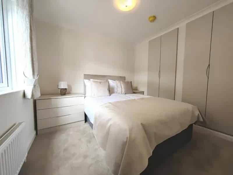 2 bed property for sale