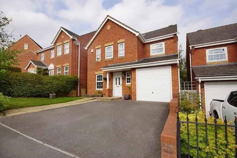 8 Bed Student House Bishopston Available July 2025