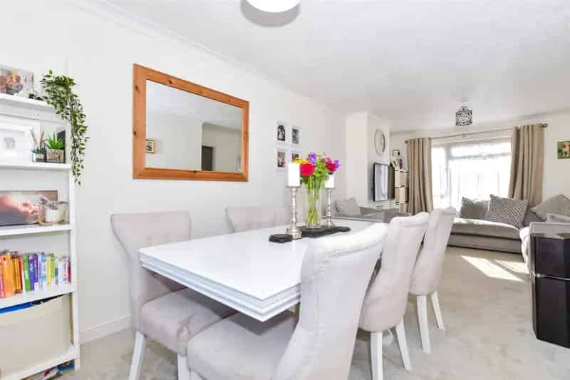 3 Bedroom End Terrace House for Sale